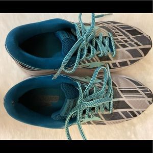 Women’s Brooks Revel Sneaker Size 7